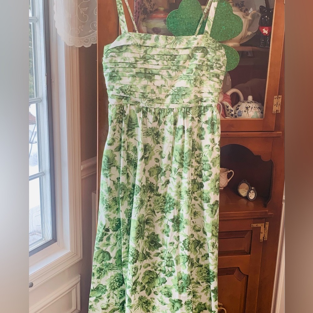 Beautiful Abercrombie & Fitch Emerson dress 💐